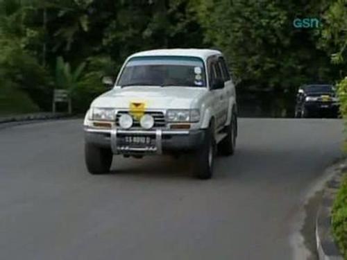 The Amazing Race Season 4 Episode 9 - We're Not at Charm School Learning How to Be a Gentleman, We're Racing