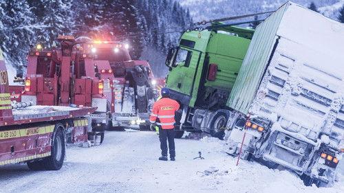 Ice Road Rescue Season 3 Episode 3 - Mountain Road Mania