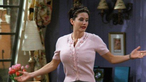 Friends Season 3 Episode 4 - The One with the Metaphorical Tunnel