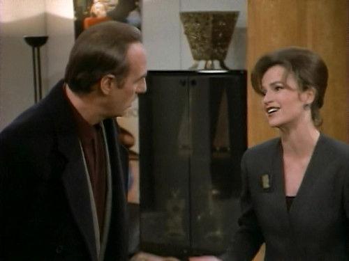 Coach Season 6 Episode 17 - Like Father, Like Daughter