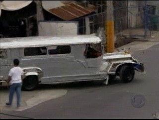 The Amazing Race Season 5 Episode 11 - It's Okay, Run Them Over!