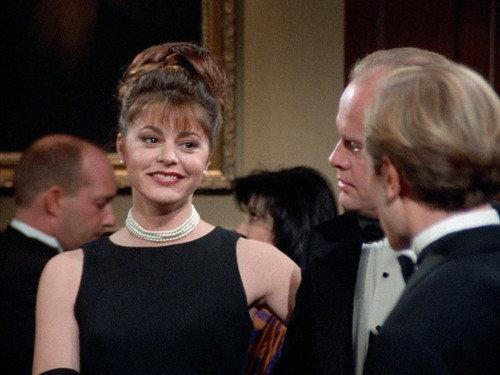 Frasier Season 2 Episode 18 - The Club