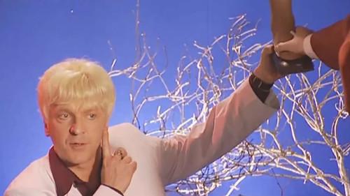 In De Gloria Season 2 Episode 10 - Episode 10