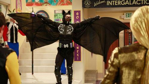 Liv and Maddie Season 2 Episode 14 - Neighbors-A-Rooney