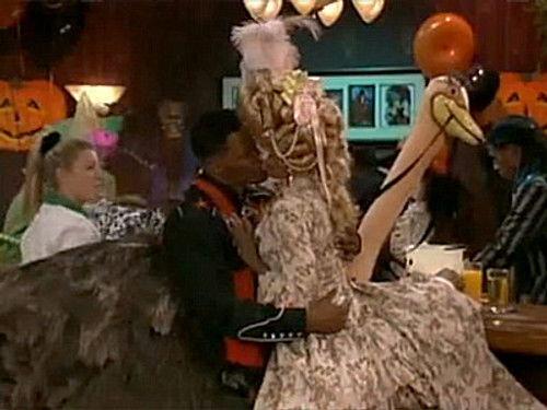The Jamie Foxx Show Season 1 Episode 8 - Kiss & Tell