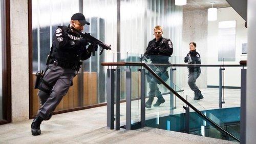 Flashpoint Season 4 Episode 1 - Personal Effects (2)