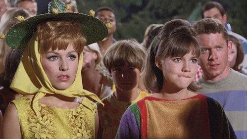 Gidget Season 1 Episode 2 - In God, and Nobody Else, We Trust