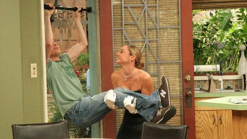 Joey Season 1 Episode 18 - Joey and the Wrong Name