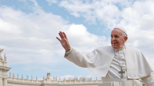 Click Season 20 Episode 15 - The Pope and the Robots