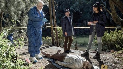 NCIS: Sydney Season 1 Episode 2 - Snakes in the Grass