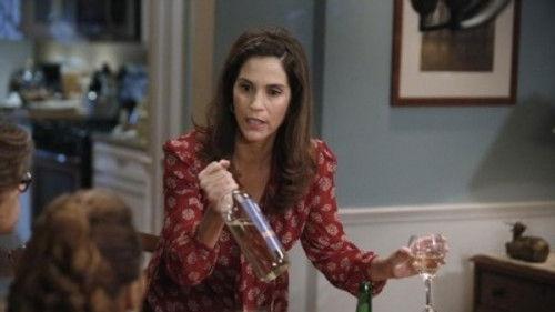 The Neighbors Season 2 Episode 9 - Thanksgiving is No Schmuck Bait