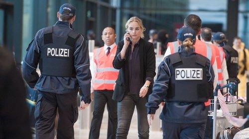 Homeland Season 5 Episode 12 - A False Glimmer