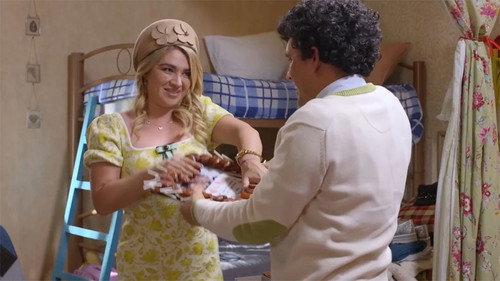 Una familia de diez Season 6 Episode 13 - Yoga y hamburguesas