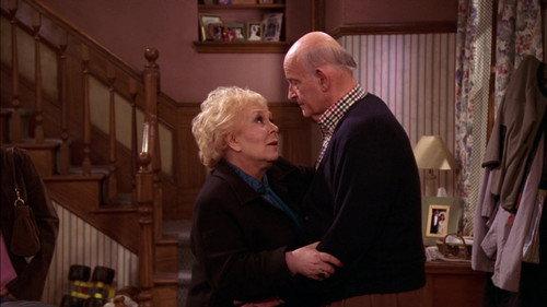 Everybody Loves Raymond Season 9 Episode 12 - Tasteless Frank