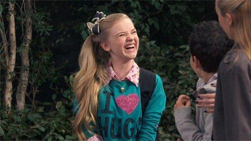 Jessie Season 1 Episode 23 - Creepy Connie's Curtain Call