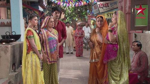 Diya Aur Baati Hum Season 1 Episode 13 - Ankur under pressure