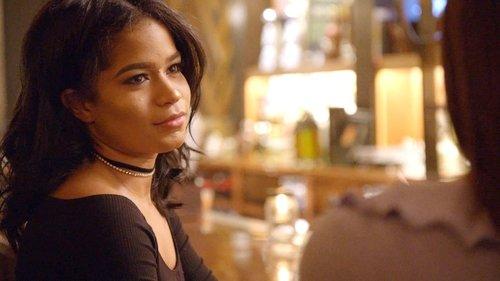 Siesta Key Season 1 Episode 16 - Take a Paige From Canvas