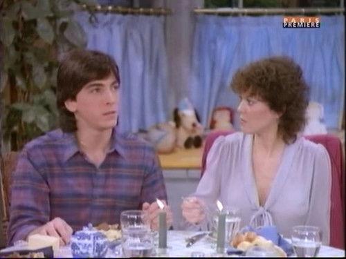 Happy Days Season 10 Episode 21 - Turn Around and You're Home