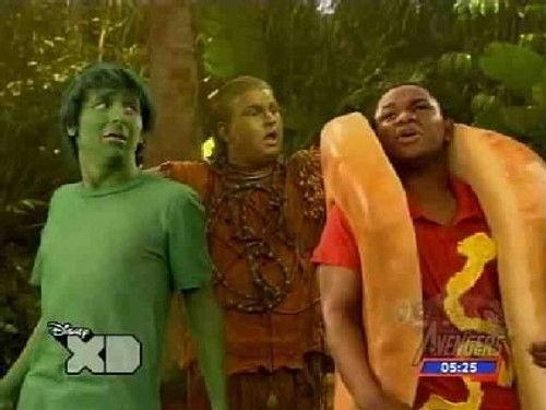 Pair of Kings Season 1 Episode 7 - The Brady Hunch