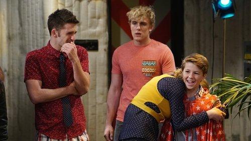 Bizaardvark Season 1 Episode 2 - Draw My Life