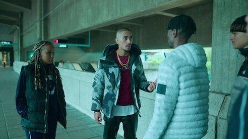 Snabba Cash Season 2 Episode 2 - Are They Chatting or Selling?