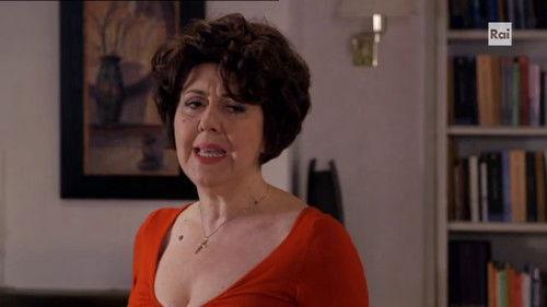 A doctor in the family Season 8 Episode 4 - The involuntary forger / The Martinis don't give up