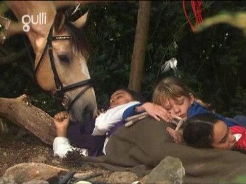 The Saddle Club Season 3 Episode 3 - Moving On (2)