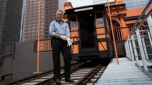 undefined Season 4 Episode 1 - Ask the Dust