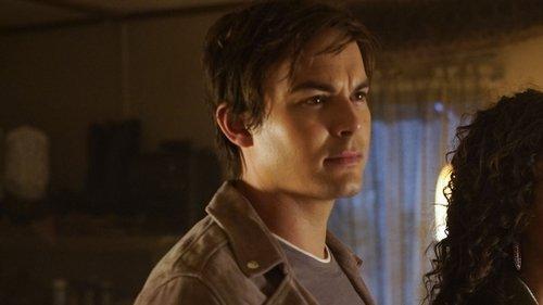 Roswell, New Mexico Season 2 Episode 6 - Sex and Candy