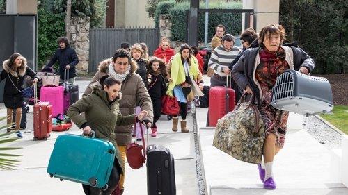 undefined Season 9 Episode 16 - Una ruina en venta, unas elecciones explosivas y un campamento de refugiados