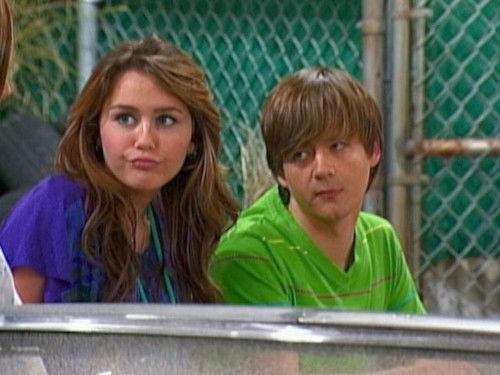 Hannah Montana Season 3 Episode 23 - B-B-B-Bad to the Chrome