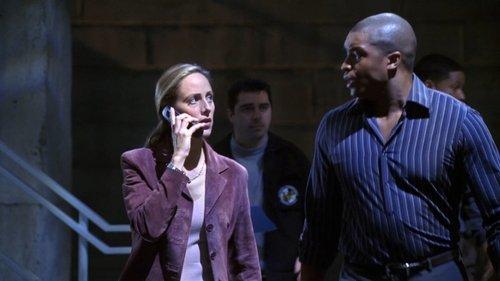 24 Season 4 Episode 12 - Day 4: 6:00 P.M.-7:00 P.M.