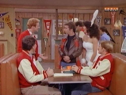 Happy Days Season 5 Episode 16 - Joanie's First Kiss