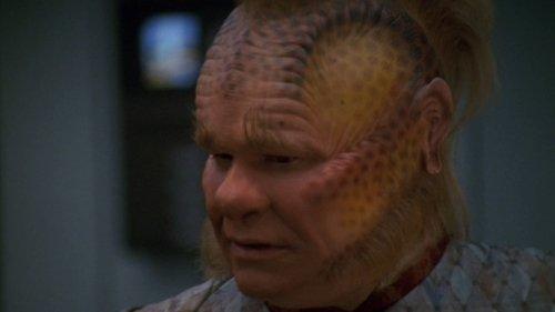 Star Trek: Voyager Season 7 Episode 17 - Workforce (2)