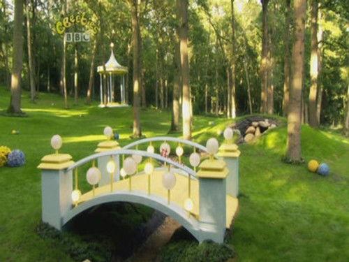 In the Night Garden Season 1 Episode 21 - Pontipine Children in the Tombliboos' Trousers