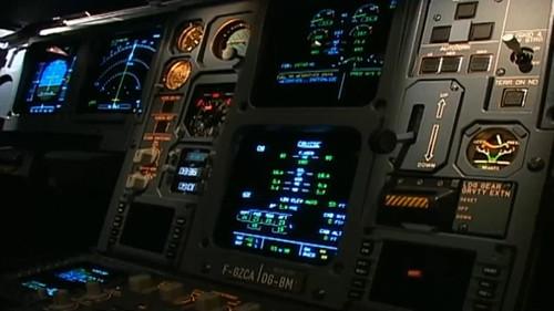 Mayday Season 6 Episode 3 - Who's Flying the Plane? (Crew vs Avionics)