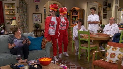 One Day at a Time Season 3 Episode 6 - One Valentine's Day at a Time