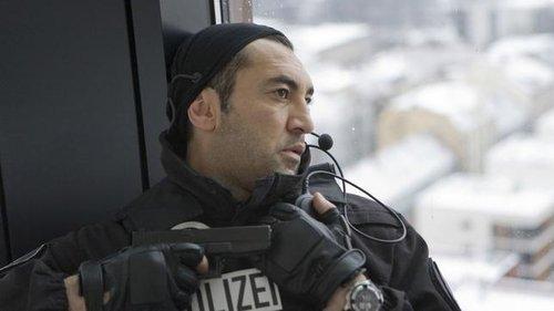 Scene of the Crime Season 40 Episode 13 - Urban Warfare