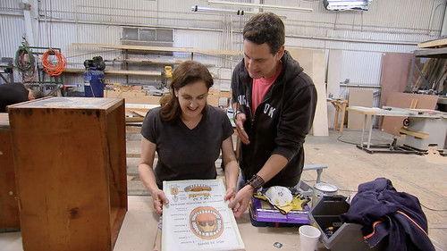 Flea Market Flip Season 2 Episode 10 - Young Hipsters vs. Old School Design