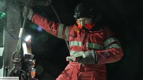 Ice Road Rescue Season 8 Episode 3 - Overload