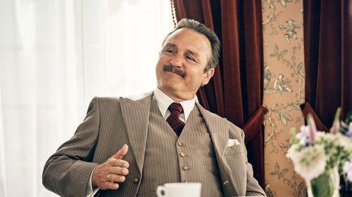 Seaside Hotel Season 10 Episode 2 - No business like showbusiness