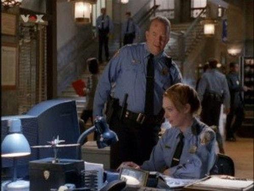 The District Season 3 Episode 17 - Where There's Smoke