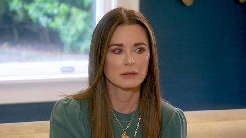 The Real Housewives of Beverly Hills Season 13 Episode 8 - Esopha-gate