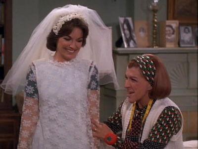 The Mary Tyler Moore Show Season 4 Episode 3 - Rhoda's Sister Gets Married