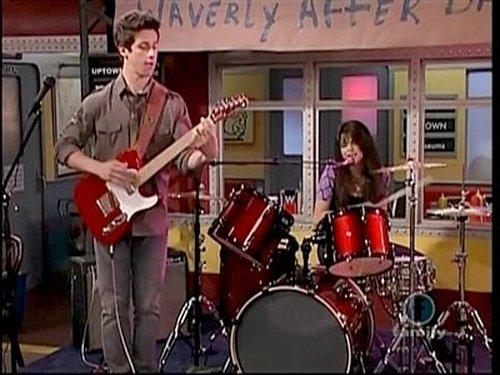 Wizards of Waverly Place Season 2 Episode 11 - Make it Happen