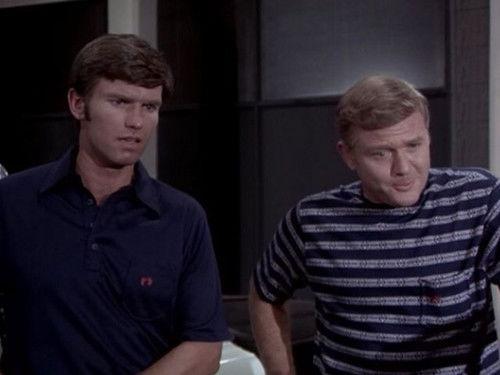 Adam-12 Season 7 Episode 15 - Pressure Point