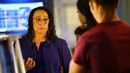 Chicago Med Season 4 Episode 3 - Heavy Is the Head
