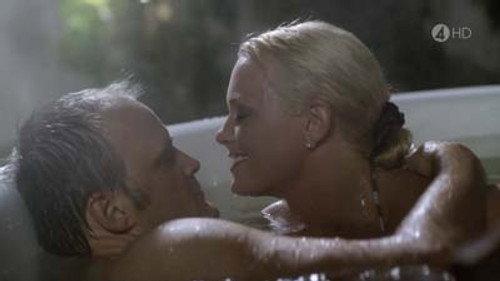 Solsidan Season 2 Episode 8 - Fredde och Mickan åker på slottsweekend