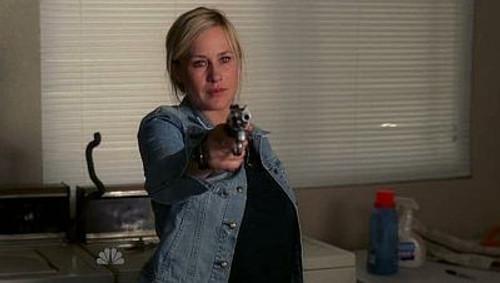 Medium Season 5 Episode 18 - Bring Me the Head of Oswaldo Castillo