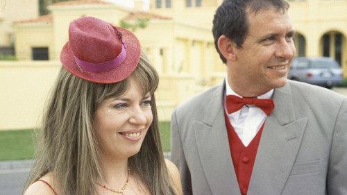 Kath & Kim Season 1 Episode 8 - Wedding